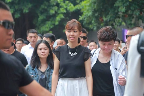 顶固头条 | 卓依婷甜蜜来访顶固 与你共赴友情盛宴