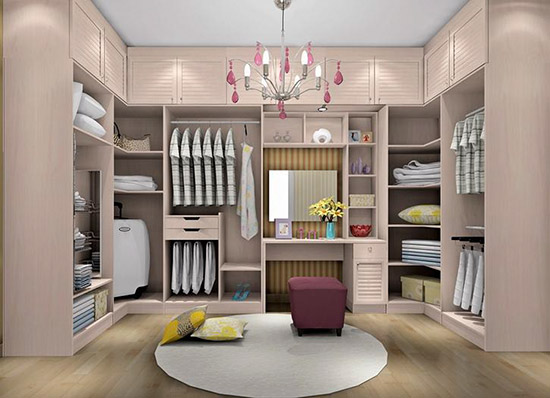 特色U型衣帽间设计 打造独立置物空间