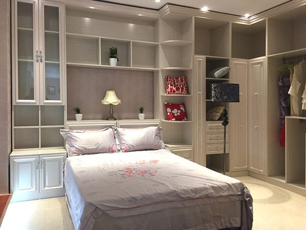 梵帝尼整体衣柜图片 床头书柜效果图