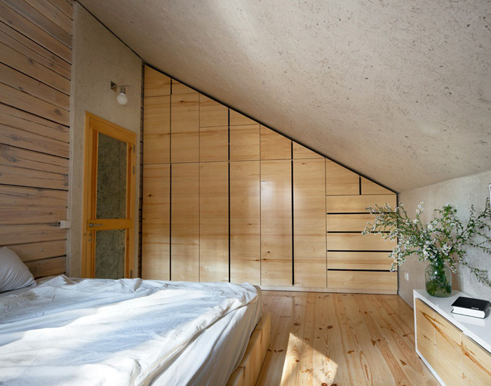 原木色阁楼衣柜效果图 森系女最爱的设计